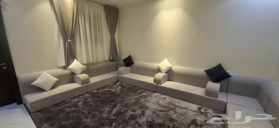 عربي  طقم كنب فوم جديد ونظيف مع ستائر أنيقة. جودة ممتازة وخا63743583320707112