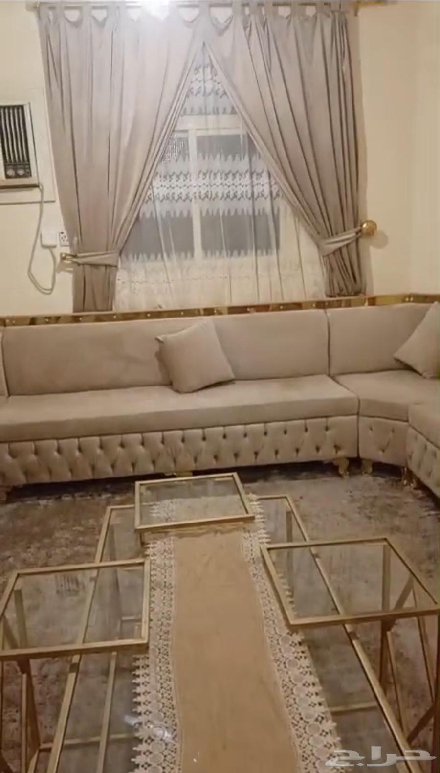 Sofa with tables and entrance for sale63743680123521114