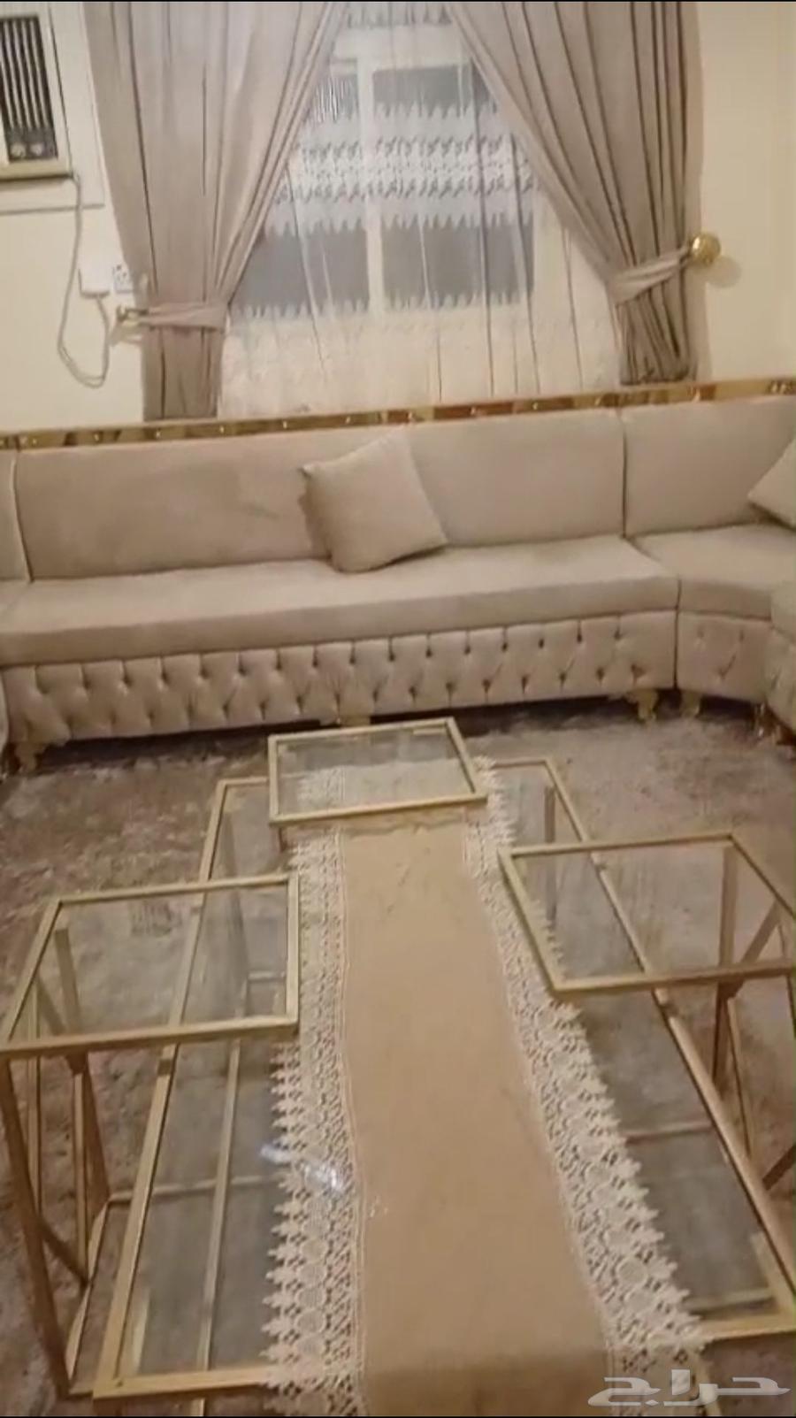 Sofa with tables and entrance for sale63743680123521111