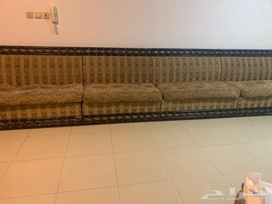 كنب كبير مع الستاره وطاوله طعام كلو سليم بيع مستعجل63743295661058111