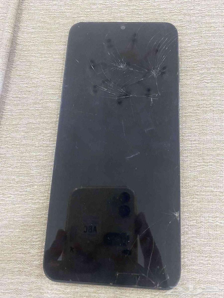 هاتف مستعمل يعمل أربع أسابيع بقوة ونظيف ولا يوجد عليه ضمان63739809921153113