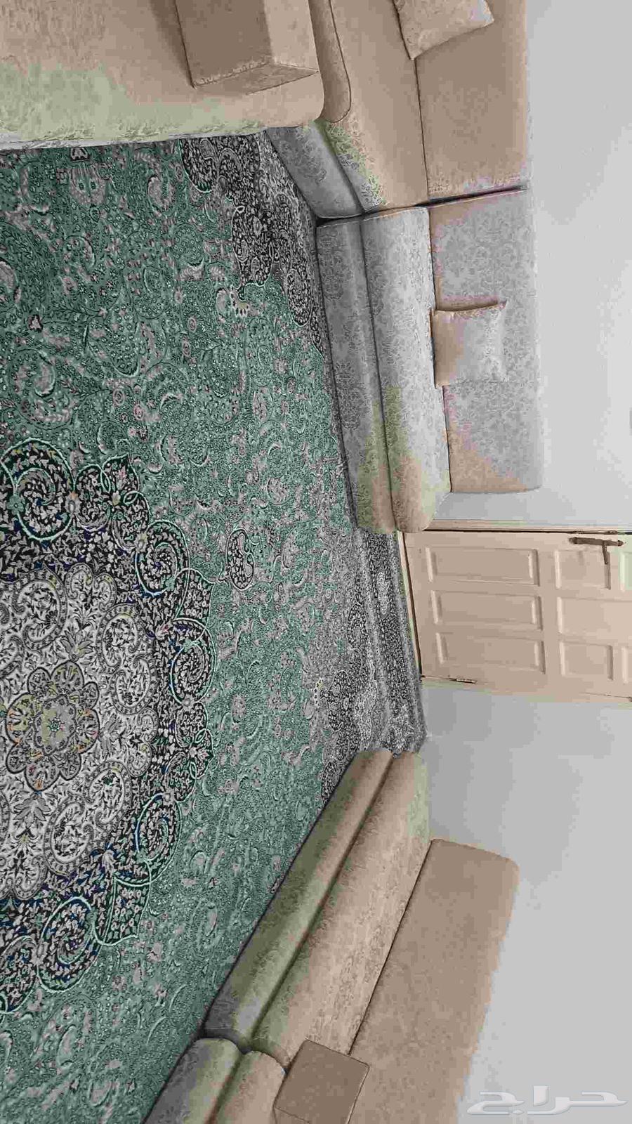 كنب مستعمل نظيف جدا سبب البيع محتاجين فلوس والسعر 1200ريال63743200357378110