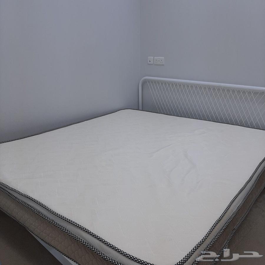 للبيع طراحه نفرين طولها 200 وعرضها 18063747152610561110
