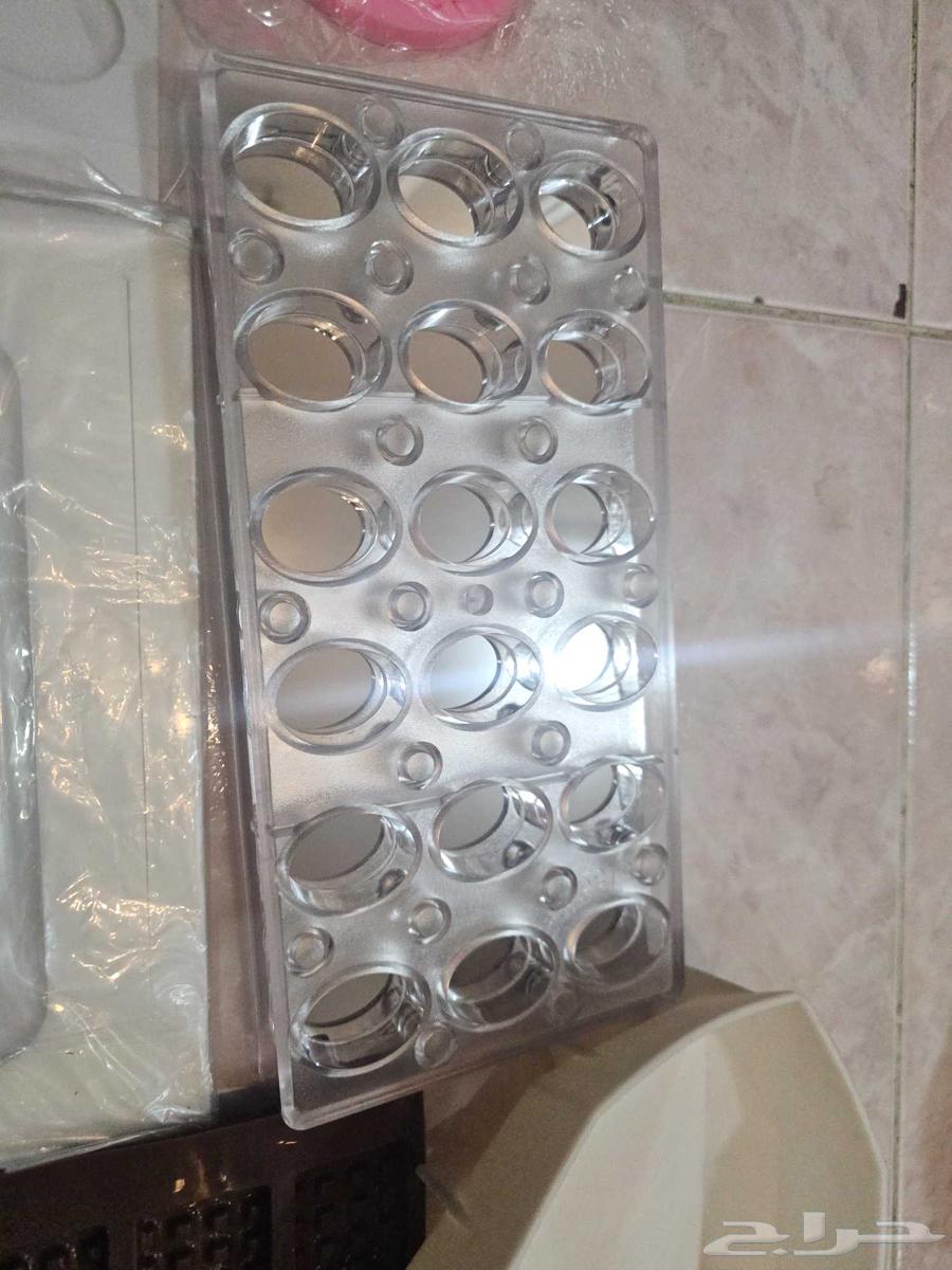 Items used little and no longer needed63742355908353114