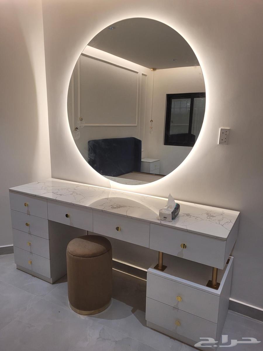 Bedroom (bed, wardrobe, dressing table with mirror 2) and living room sofa63747059590146112