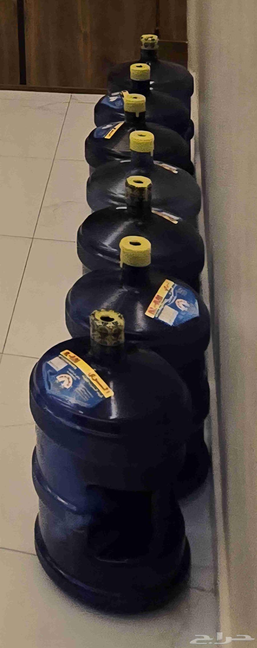 7 Water Bottles in Excellent Condition63742822369537110
