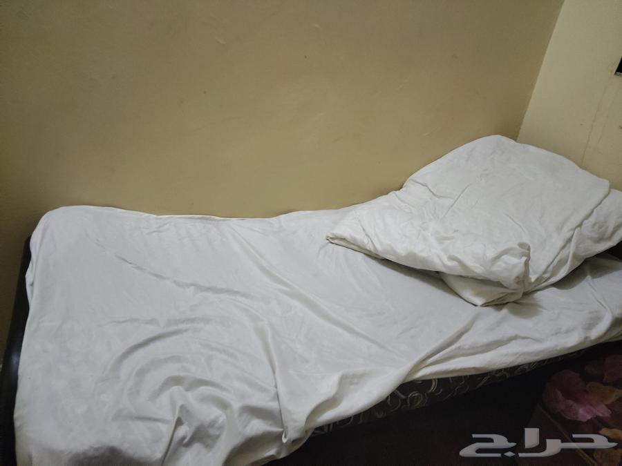 سرير نوع ثقيل مع غطاء وشرشف ومخده ولحف63747056859523111