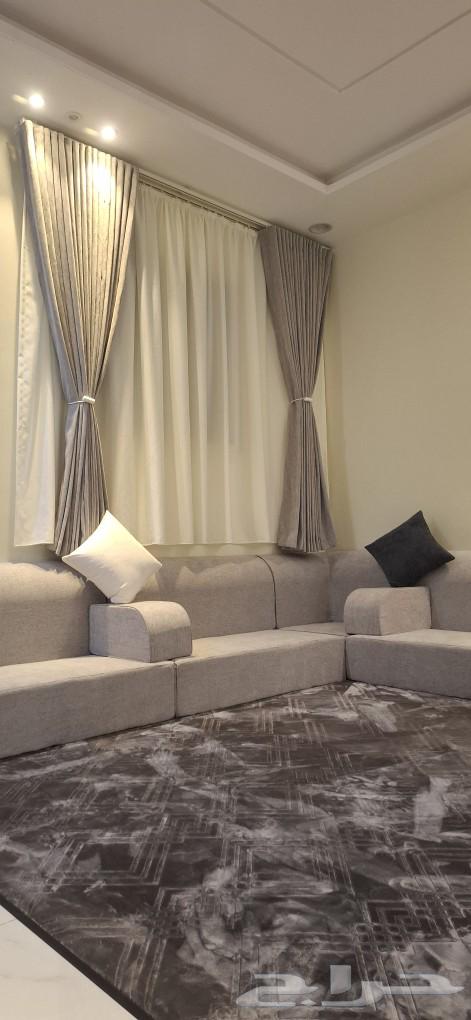 عربي  طقم كنب فوم جديد ونظيف مع ستائر أنيقة. جودة ممتازة وخا63743583320707110