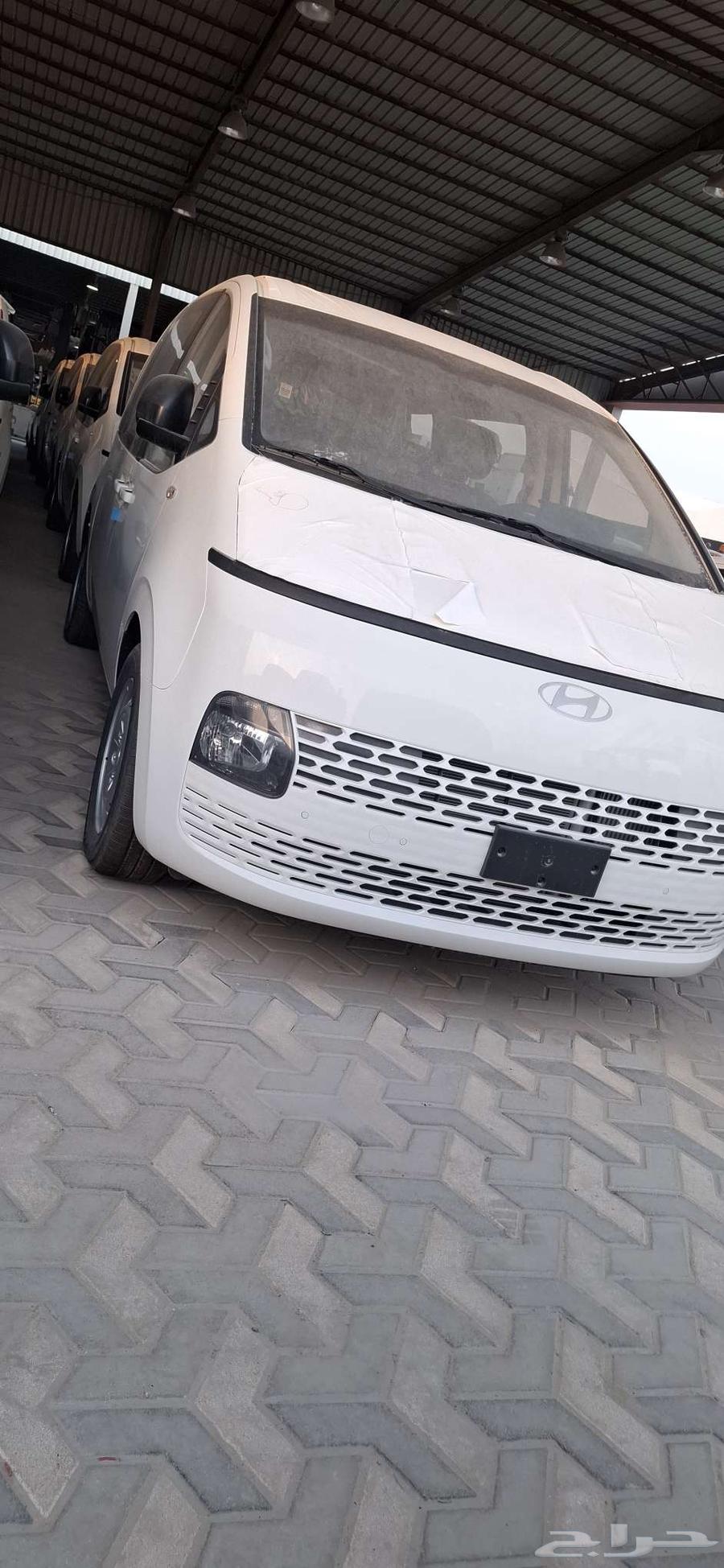 Staria 11-passenger diesel price crash63618043289730111