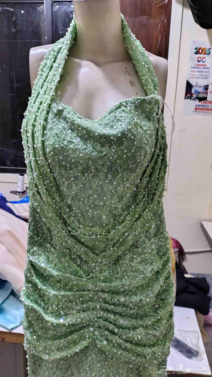 هذا الفستان المدهش لطيف جدًا فقط63750133228545111