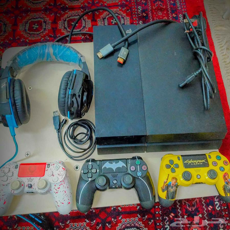 Sony 4 with 3 controllers and 5 game discs63752249809027111