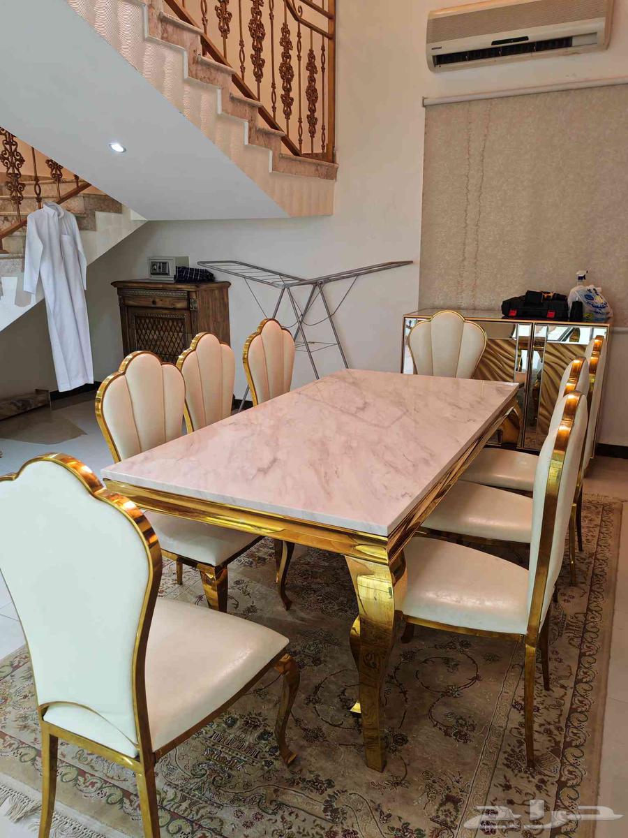Dining table with 8 chairs, marble, semi-new, all chairs in new condition63751860053506111
