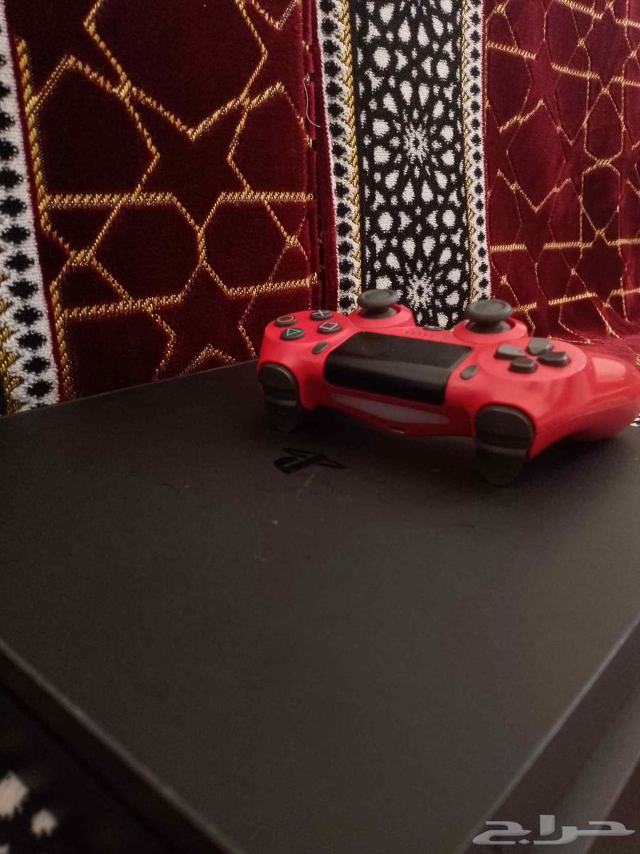 Sony 4 semi-new with FIFA23 disc, red controller and its cables63755590015619110