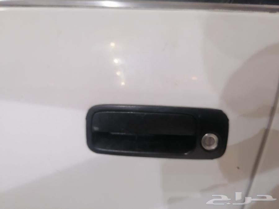 Today I have a 1999 Camry, white color, trunk cover and dashboard 200263759240822402114