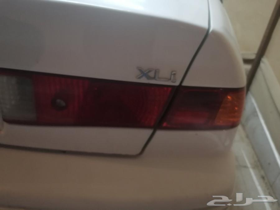 Today I have a 1999 Camry, white color, trunk cover and dashboard 200263759240822402110