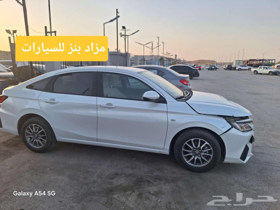 تويوتا يارس مصدوم 202463699263534083110