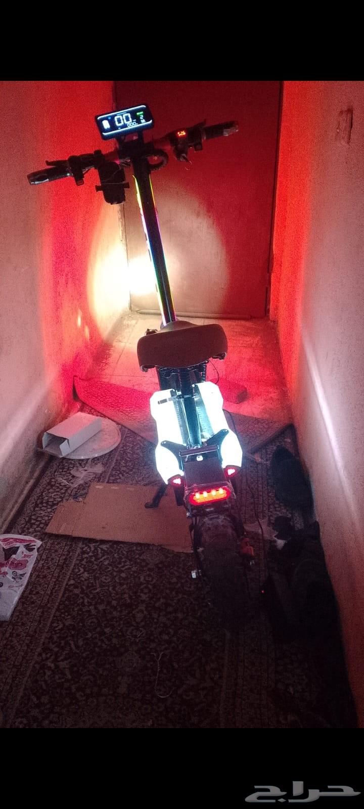 New scooter, used for only 6 days, sell to highest bidder63761216819843112