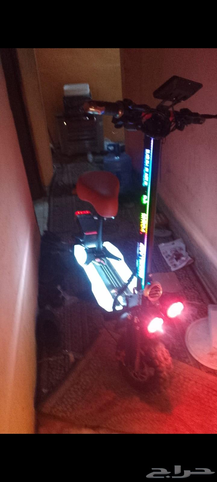 New scooter, used for only 6 days, sell to highest bidder63761216819843111