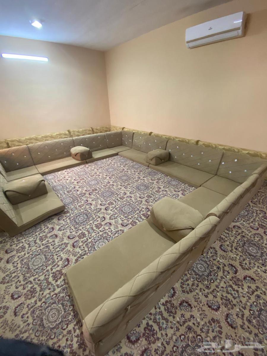 جلسه ارضيه 3.5 في 4 بمراكيها نظيفه استخدام بسيط63754411322881111