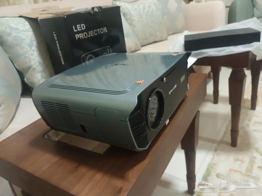 New LED Projector Device in Carton PROJECTOR63763853500803110