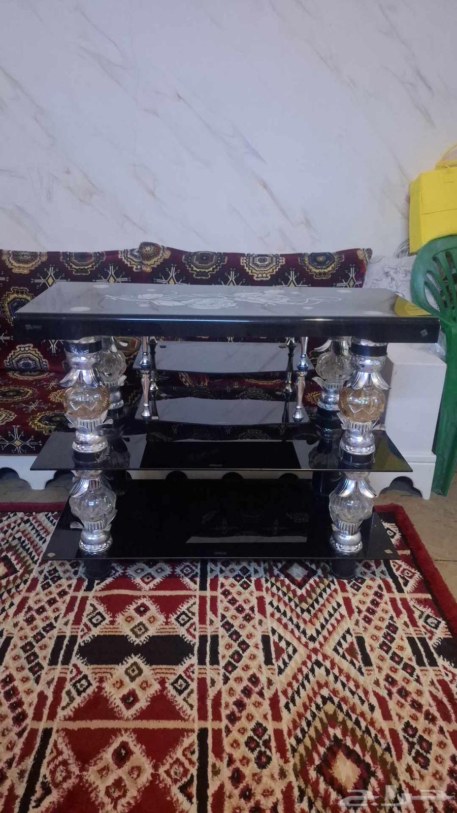 طاولة تلفزيون للبيع 100 ريال63734231310595110