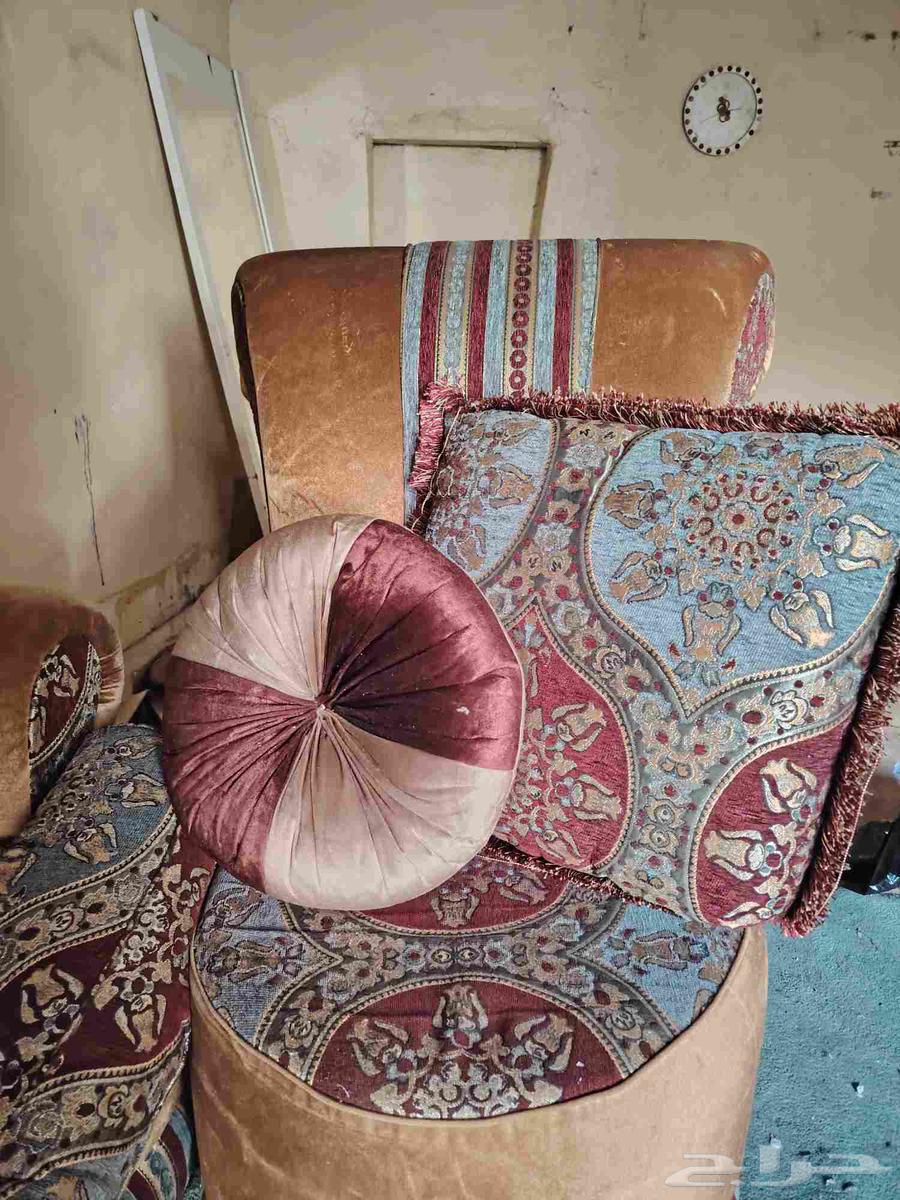 Three sofas up to 50 SAR, I want them by noon63764959319298114