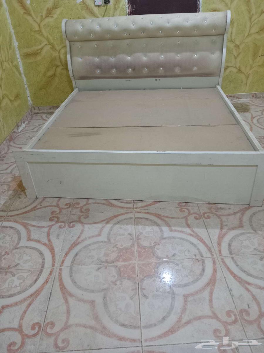 Bed without mattress, behind Al-Othaim63772116667394111