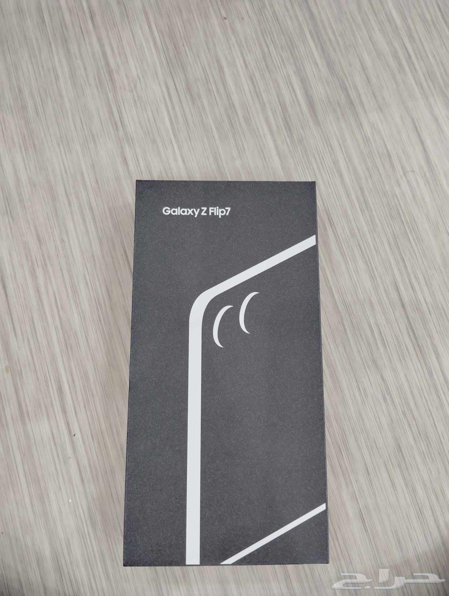 GalaxyzFlip7 256GB Memory Device63766847611138110
