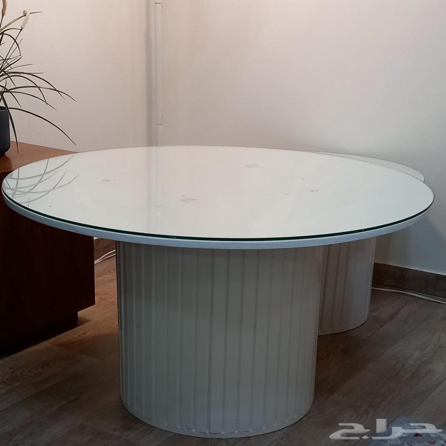 Circular folding table, approximately 60 cm in height, circular top 90 by 9063773423747459110