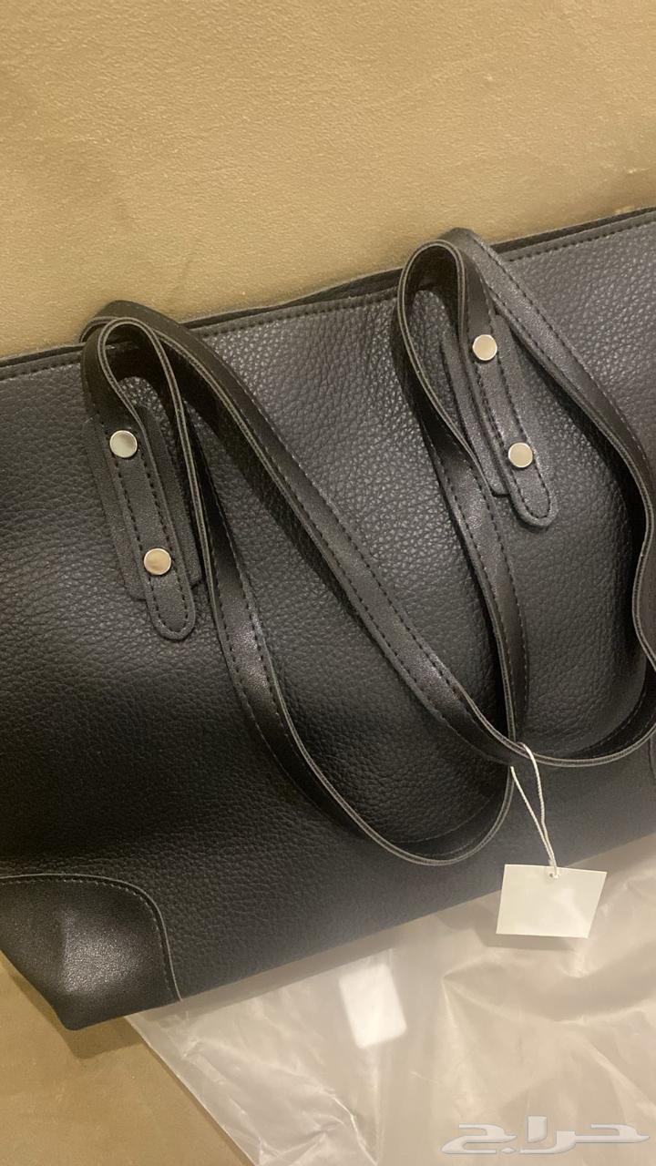 The bag is 100, whoever wants to buy should call the number63762584564354111
