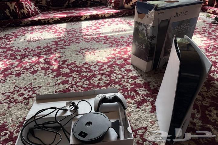 PlayStation 5 with box, includes controller, new and clean, lightly used63765361676162110