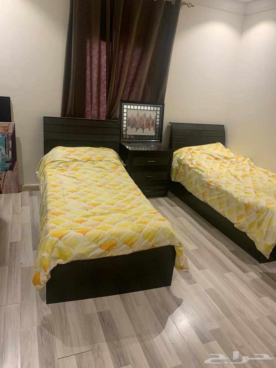 أثاث للبيع في جدة غرفة نوم وتلفزيون وفرن وطاولة طعام63733767949057110