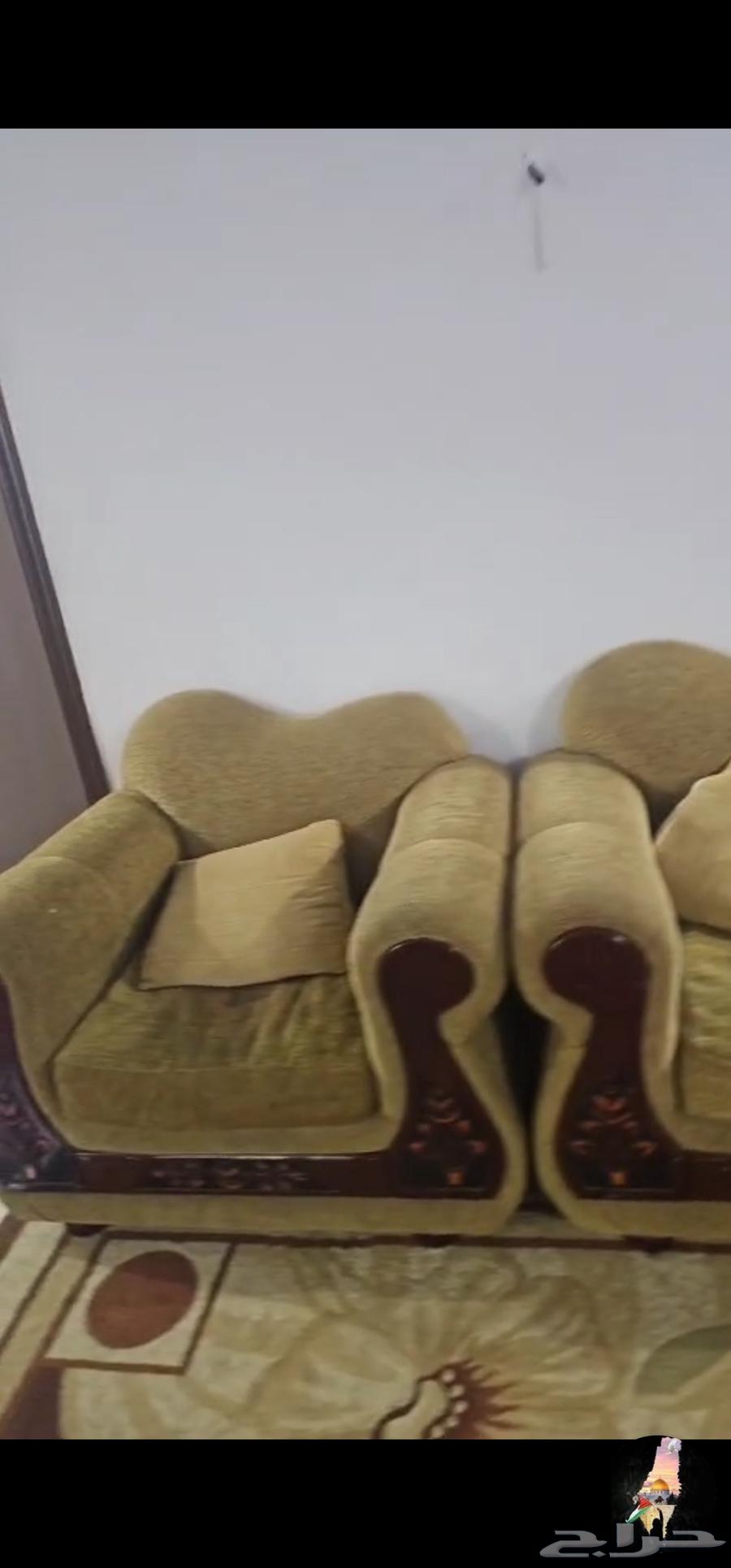 كنب للبيع حالتهم كويسه63774306923138113