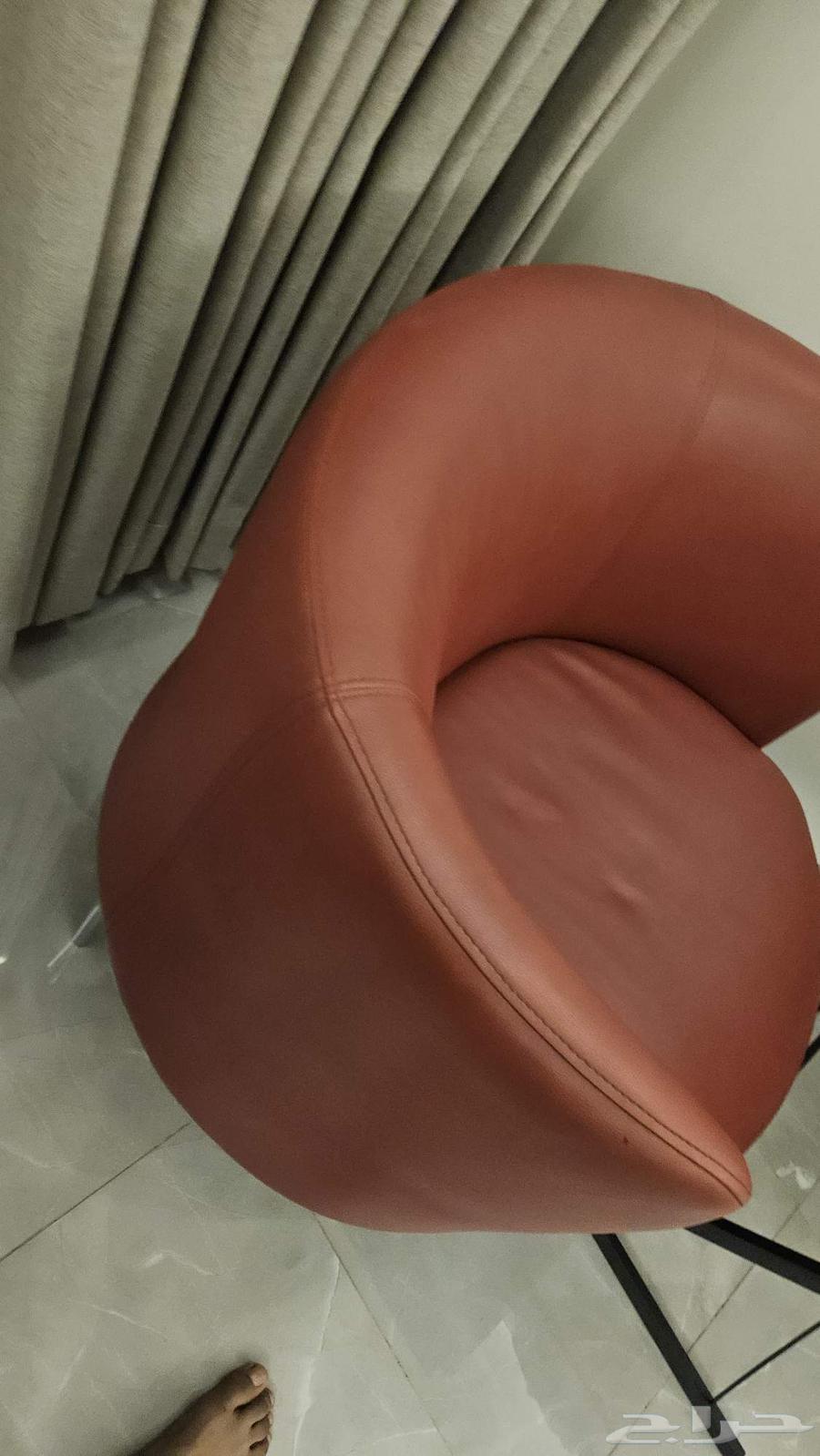 Red sofa in very good condition, no issues, for 65063785252021121110