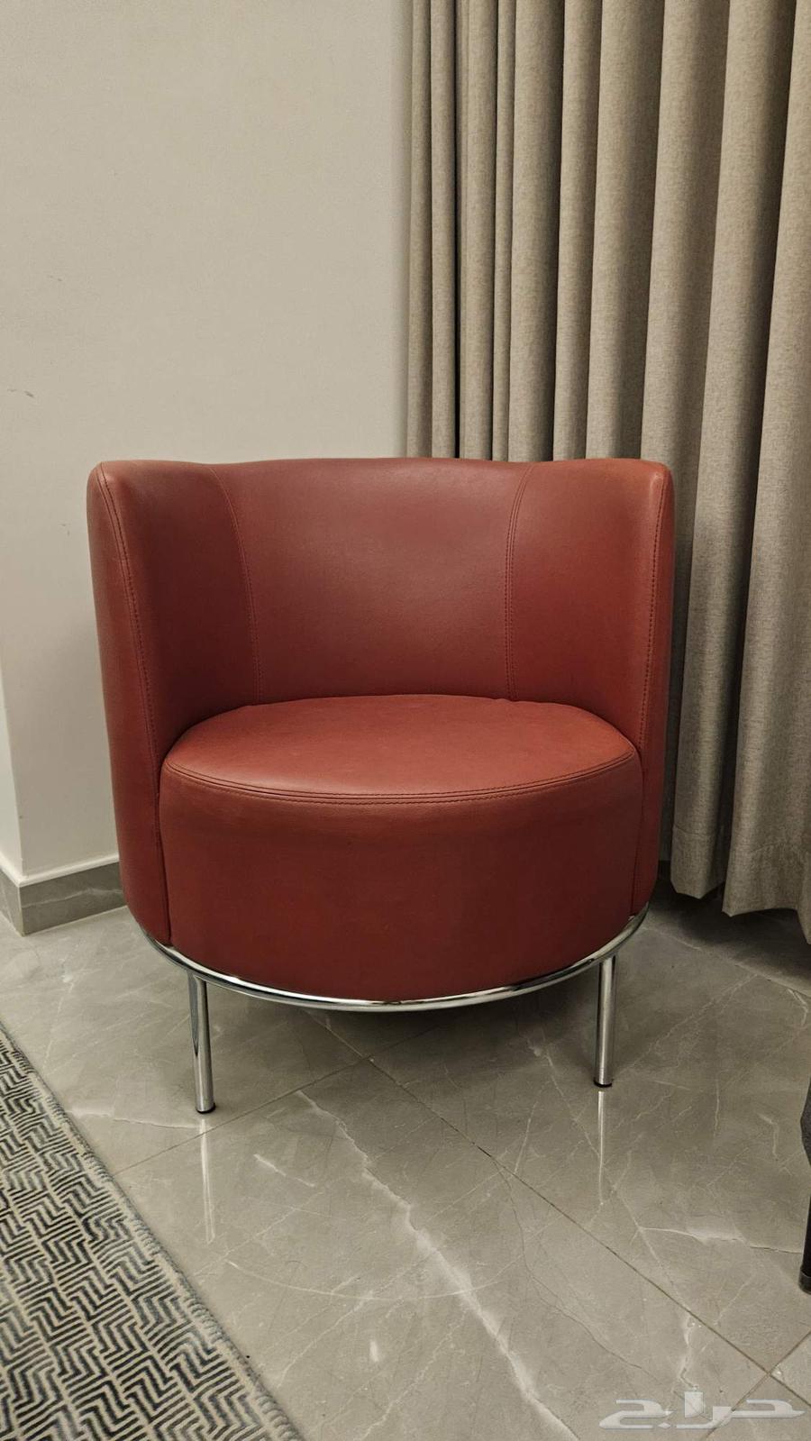 Red sofa in very good condition, no issues, for 65063785252021121113