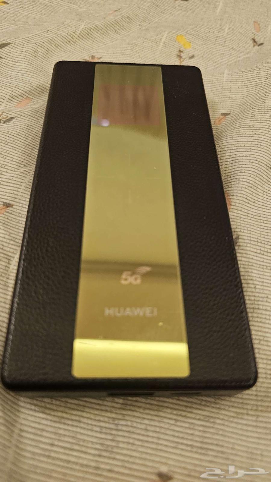 For sale used Huawei 5G mobile router Pro with 8000mAh battery and reverse charging63785351486466112