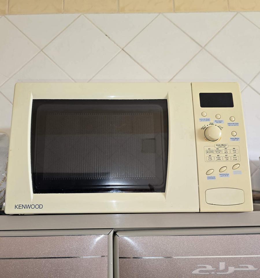 Mirrors, electric vacuum cleaner, microwave, and TV table, each item 100 riyals63782294197507111