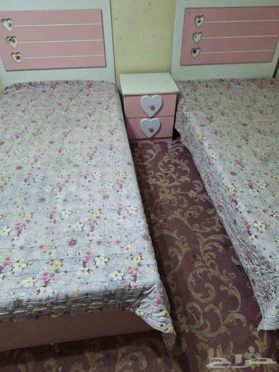 سريرين وكومدينه نظيفه للبيع ب 30063781998927873111