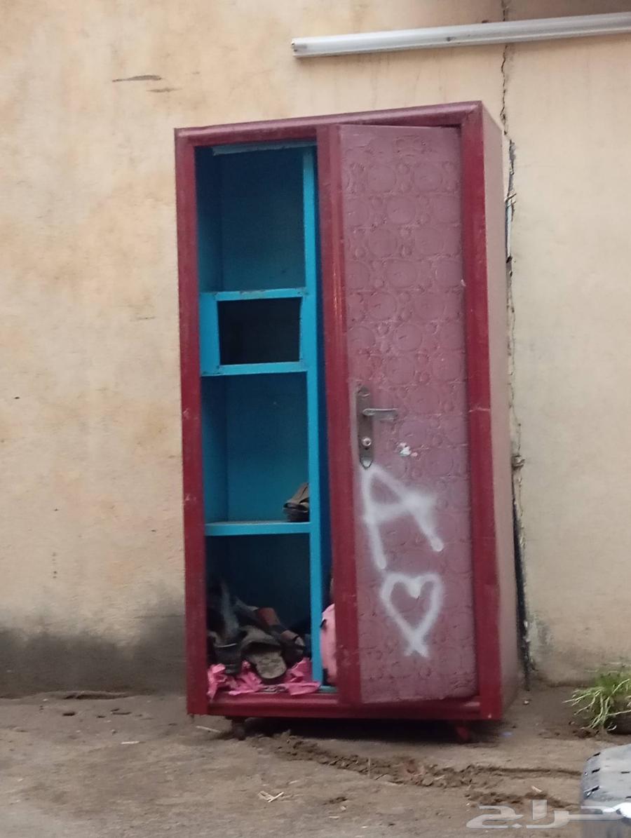 Cupboard for sale, its door is broken and missing63782803928835112