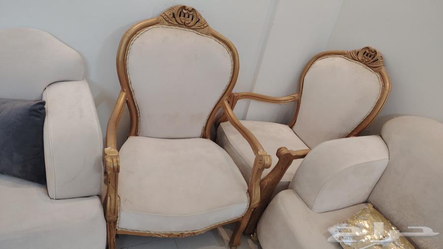 مجلس مكون من 4 كنبات بحالة جيدة وكرسيين سبب البيع النقل63785878734850110