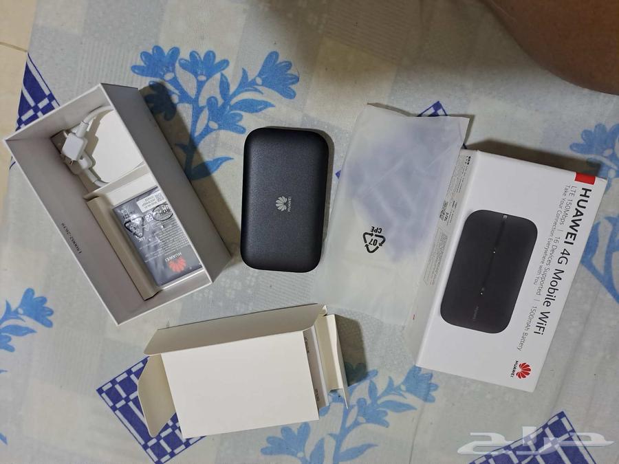 portable Huawei 4G router this one new63786736967811114