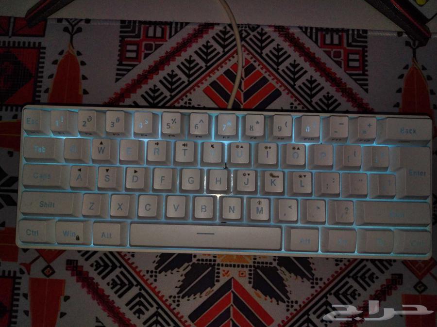 Multi-mode, multi-color gaming keyboard63783166800515113