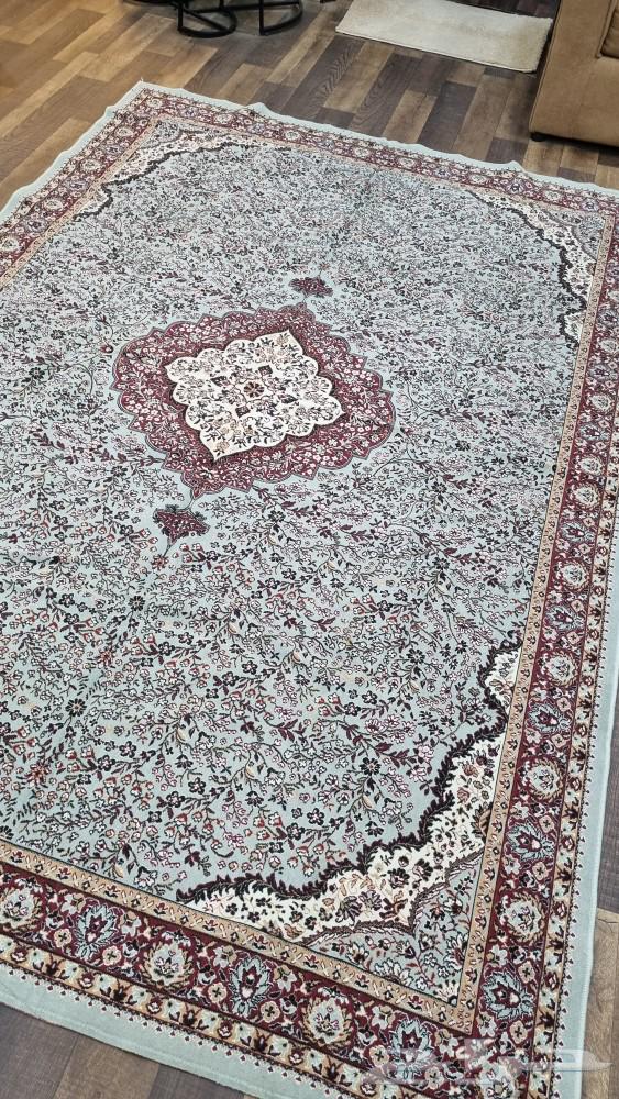 Light gray and maroon floor mat approximately 2 x 3 in size63783552648450113