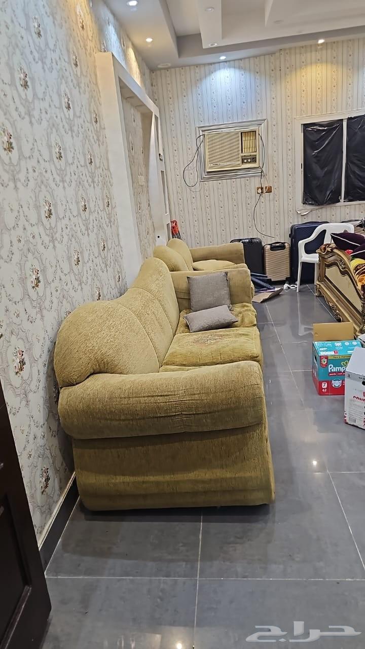 كنب للبيع حالتهم كويسه63774306923138110