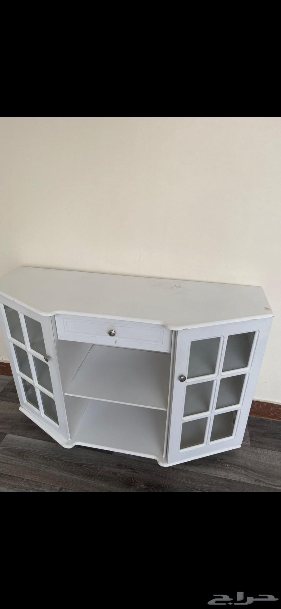 Two tables for sale, the first for 100 and the second for 10063797890193410110