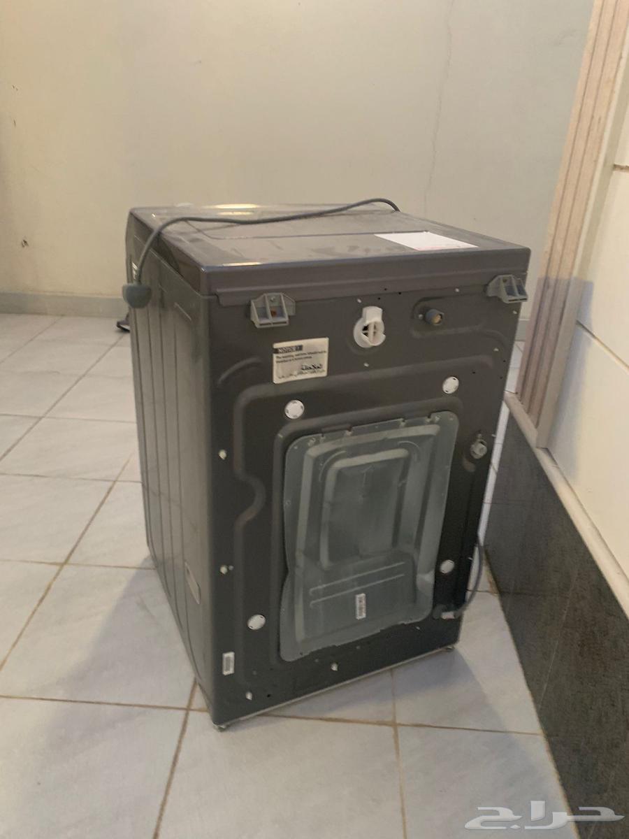 مطبخ مع الاجهزه الموجودة في الفيديو63737432555521113