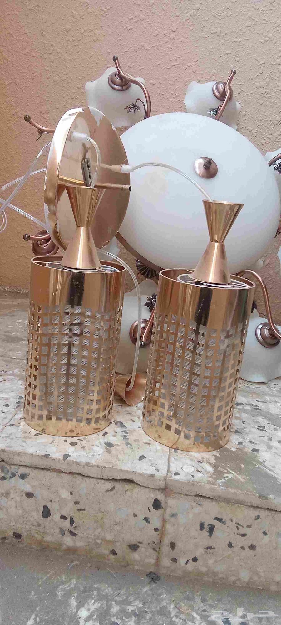 Chandeliers with clean, used bulbs, conditioned63791076689923111