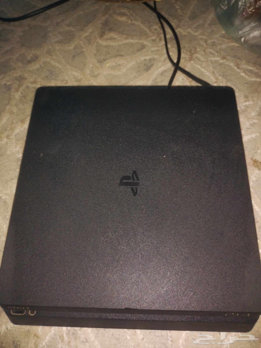 New PlayStation 4 with controller63791768123649110