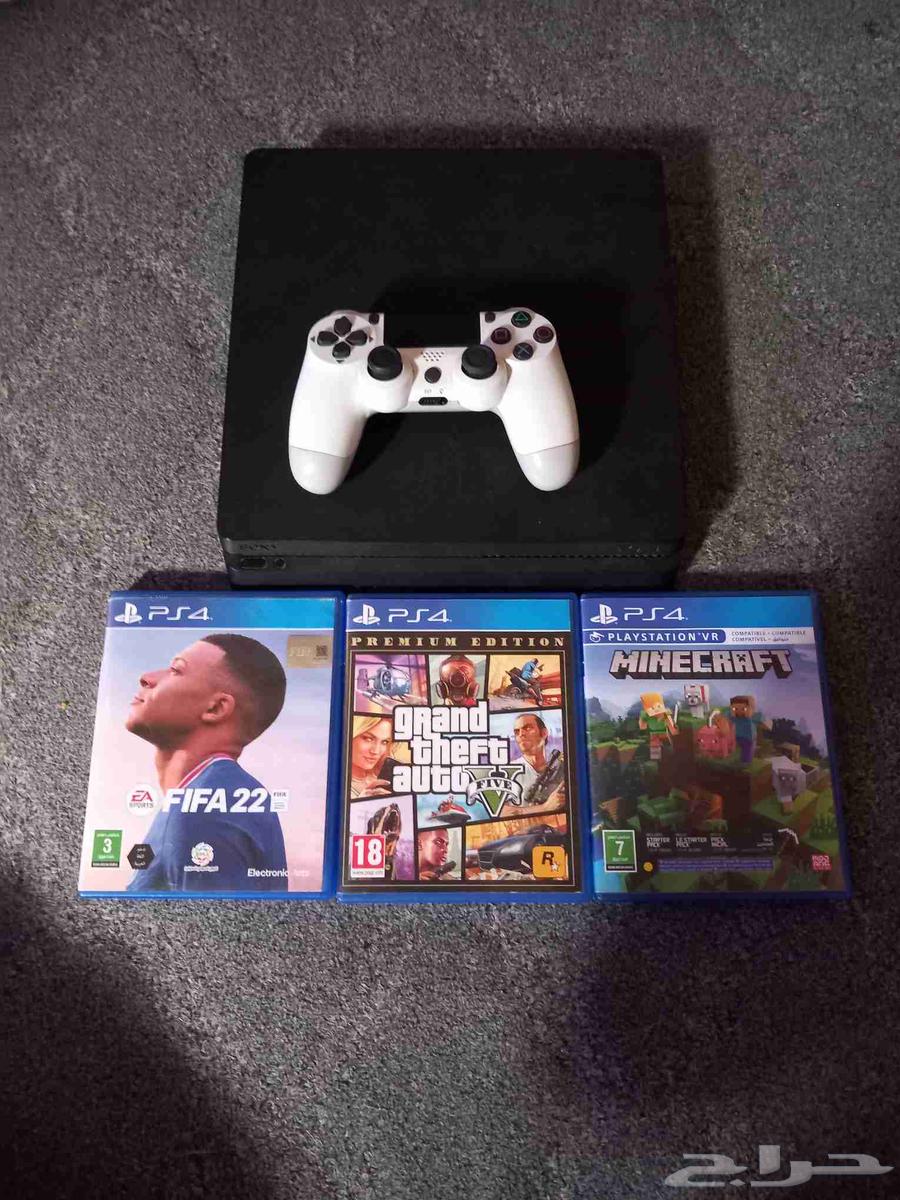 Sony PS4 for sale with three games, not tampered with63795405156097114