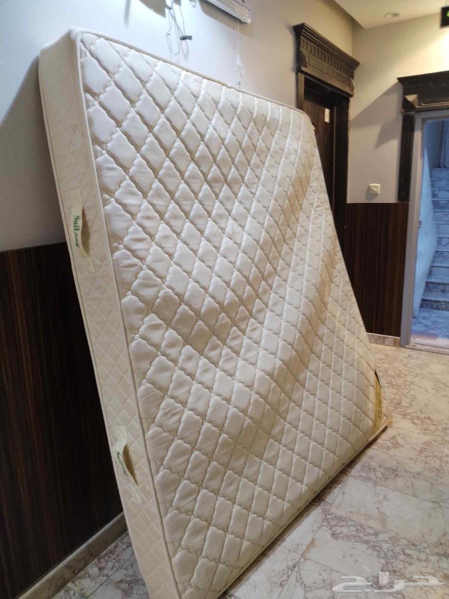 There are large mattresses measuring 2 meters by 1.80 meters and small ones 2 meters by 1 meter63796974593793110